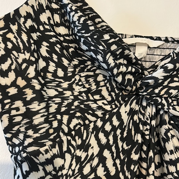 H&M DRESS - Picture 7 of 10